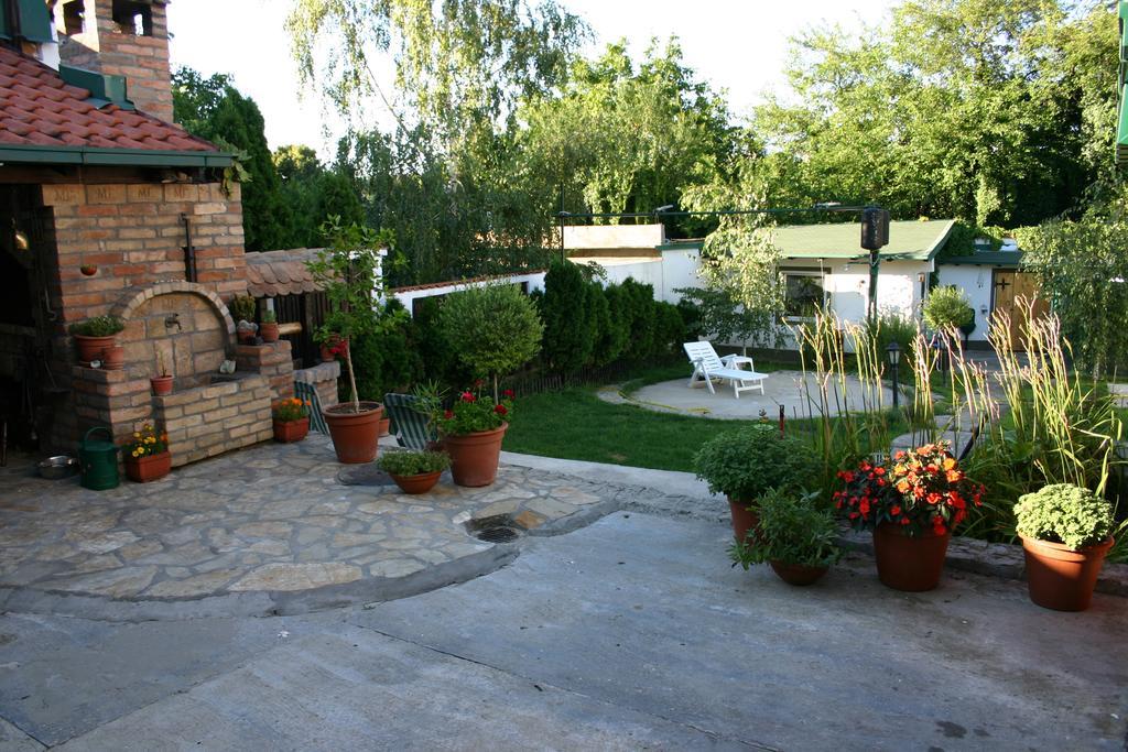 Apartment Akacija Gardens Belgrade Exterior photo
